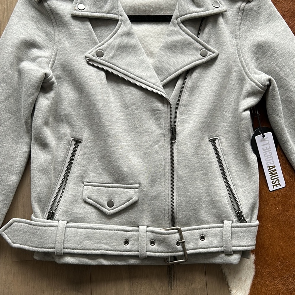 Tags on never worn Amuse Society XS Gray jacket